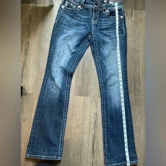 Miss Me Signature Slim Boot Size 28, Quality Jeans Beautiful Detailing - Picture 11 of 14